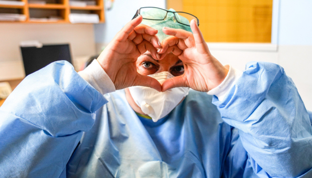 Hudební klip na podporu zdravotníků