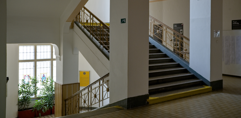 Schodiště na staré budově